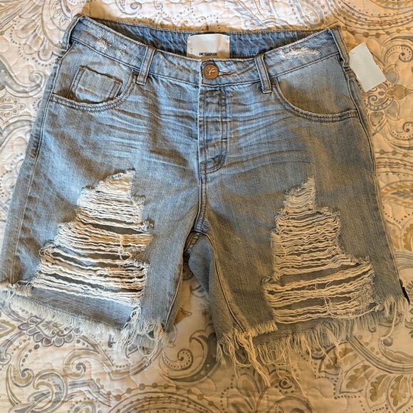 One Teaspoon Stevies shorts, size 26 - Picture 4 of 8